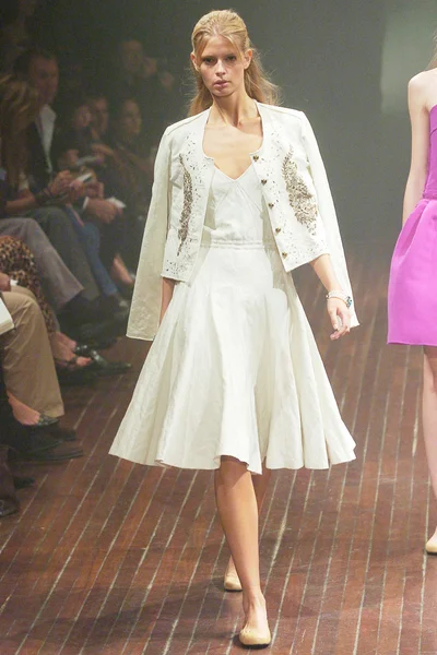 Look 18
